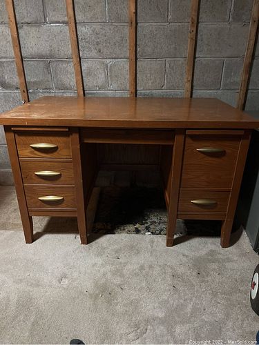 Lot #32 (1 of 6)