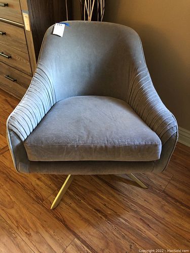 Lot #151 (1 of 10)
