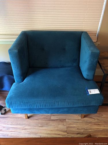 Lot #146 (1 of 8)