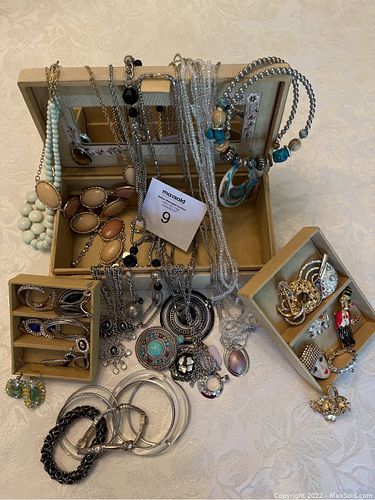 Lot #9 (1 of 7)