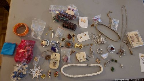 Lot #212 (1 of 17)