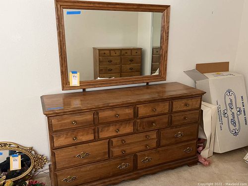 Lot #573 (1 of 8)