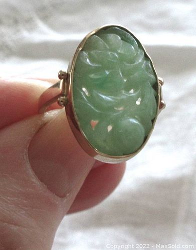 14K Yellow Gold Carved Genuine Jade Ring 3.6 Grams (1 of 6)