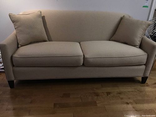 Lot #332 (1 of 7)