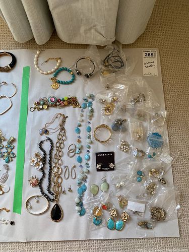 Lot #285 (1 of 7)
