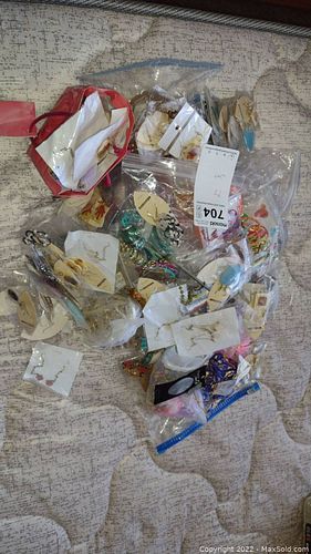 Lot #704 (1 of 8)