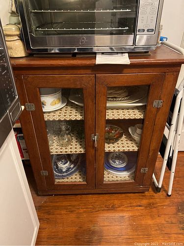 Lot #220 (1 of 6)