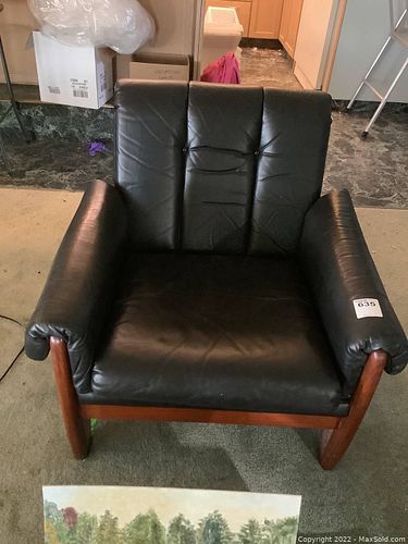Lot #635 (1 of 7)