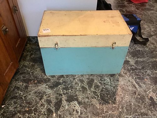 Lot #534 (1 of 10)