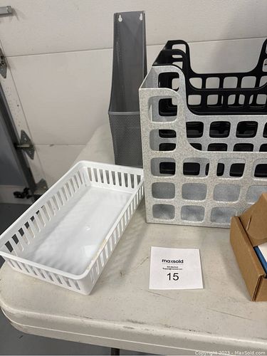 Lot #15 (1 of 8)