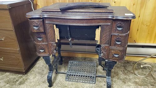 Lot #469 (1 of 18)