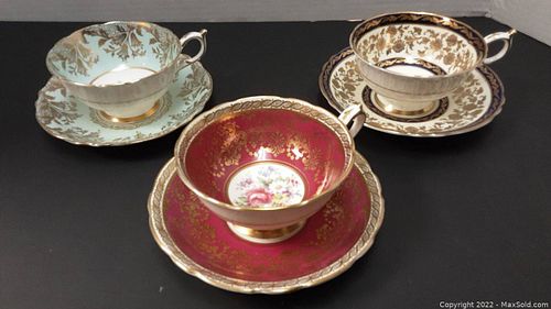 Tea Cups And Saucers (1 of 7)