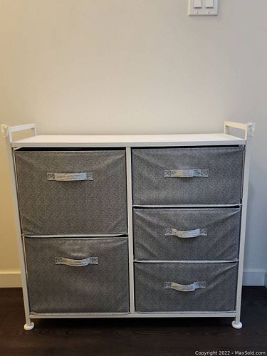 Lot #75 (1 of 7)