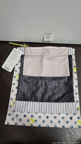 Lot #21 (1 of 6)