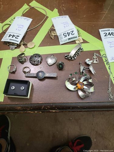 Lot #246 (1 of 16)
