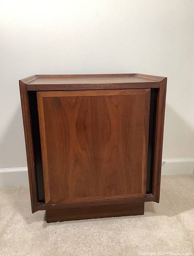 Lot #230 (1 of 7)