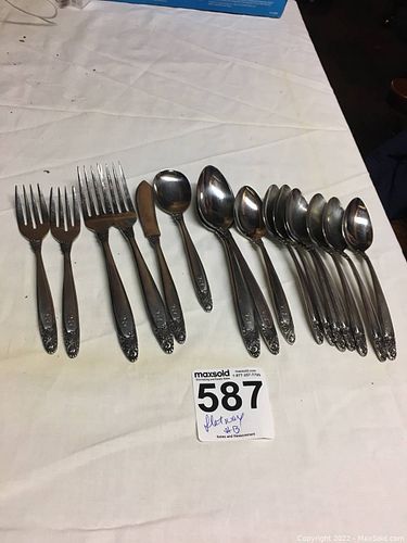 Lot #587 (1 of 11)
