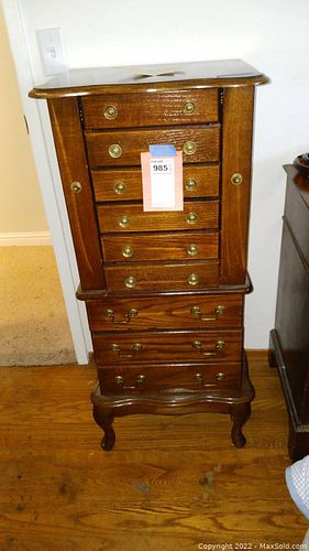 Lot #985 (1 of 8)