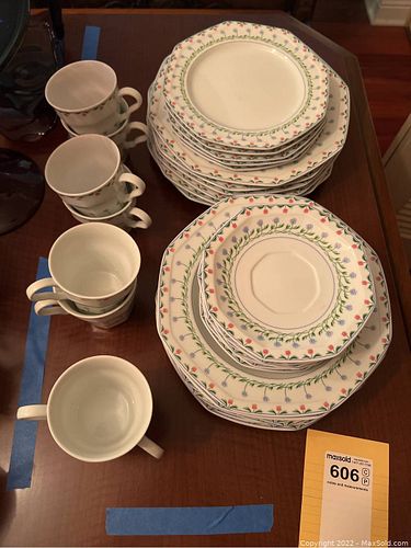 Lot #606 (1 of 7)