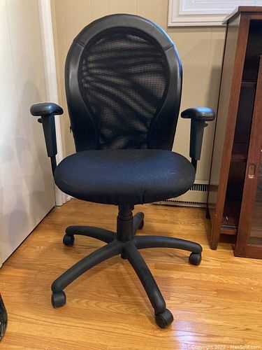 Lot #535 (1 of 6)