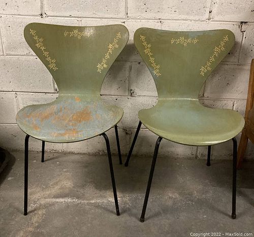 Pair of Mid Century Modern Fritz Hansen Series 7 Chairs (1 of 8)