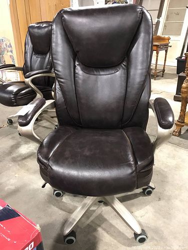 Lot #502 (1 of 9)