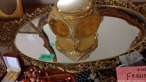 Lot #125 (1 of 8)