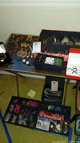 Lot #83 (1 of 13)