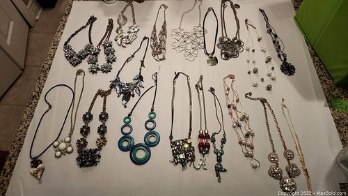 Lot #213 (1 of 8)