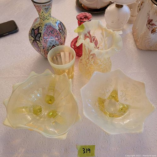 Lot of Yellow Tone Glassware (1 of 2)