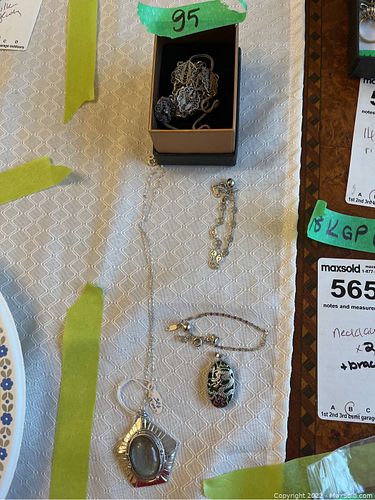 Lot #565 (1 of 14)