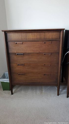Lot #493 (1 of 9)