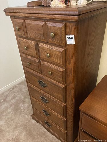 Lot #660 (1 of 11)