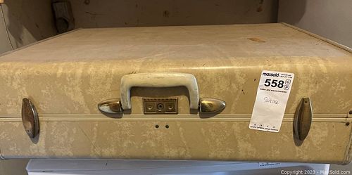 Lot #558 (1 of 8)