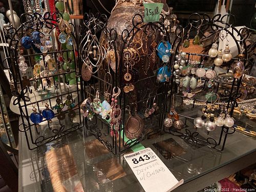 Lot #843 (1 of 14)