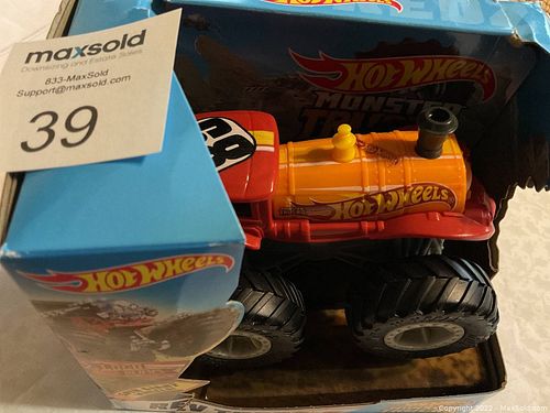 Lot #39 (1 of 8)