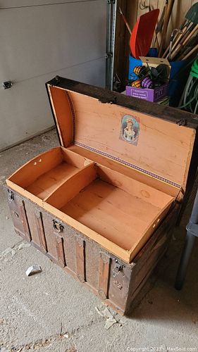 Lot #235 (1 of 8)