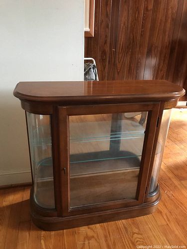 Lot #225 (1 of 8)