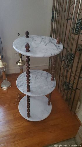 Lot #214 (1 of 9)