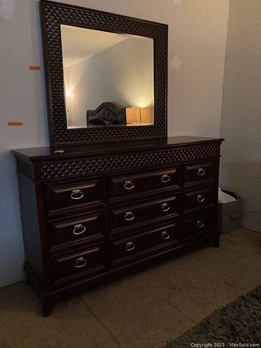 Lot #701 (1 of 15)