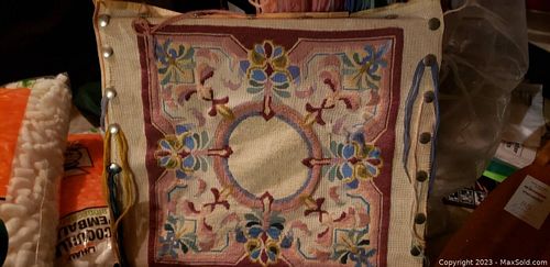Lot #402 (1 of 8)