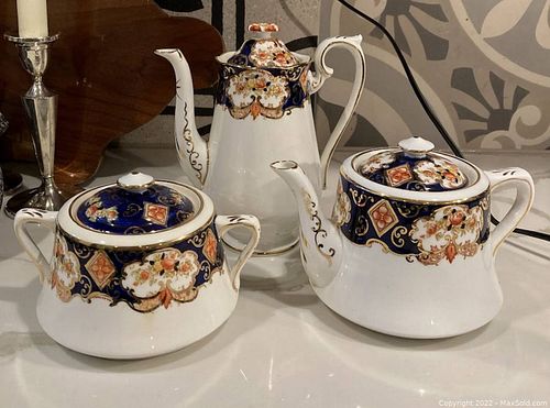 Vintage Royal Albert Crown China Tea Pots & Sugar Bowl (1 of 7)