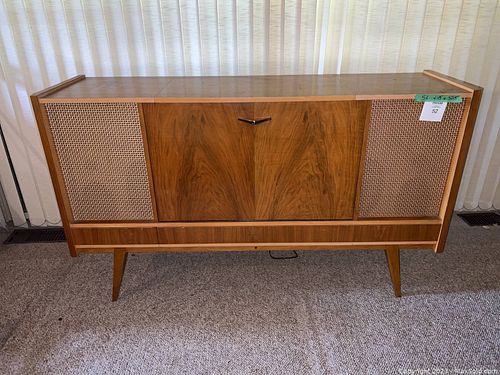 Lot #52 (1 of 17)