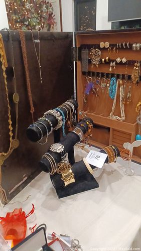 Lot #76 (1 of 19)