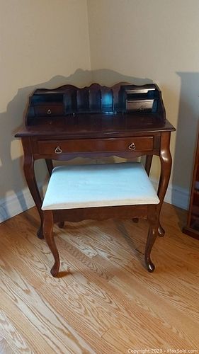 Lot #995 (1 of 11)