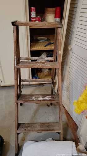 Lot #255 (1 of 4)