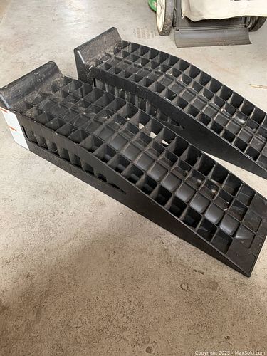 Lot #109 (1 of 5)