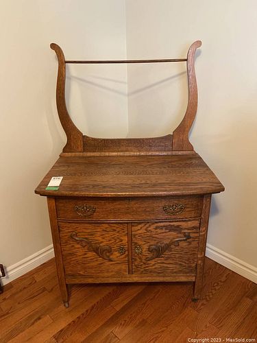 Lot #678 (1 of 16)