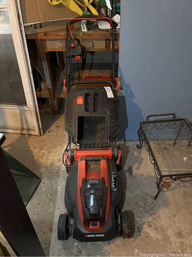 Lot #83 (1 of 11)