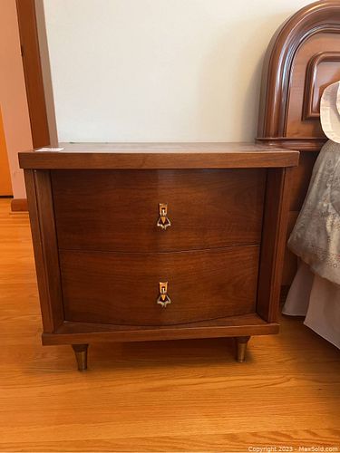 Lot #48 (1 of 7)